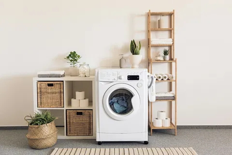 Wasmachine en droger in een ruimte